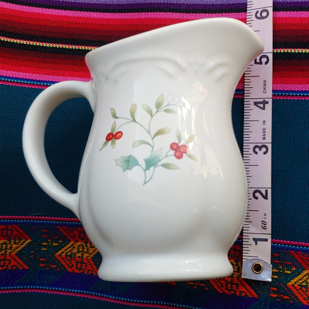 Pfaltzgraff Ceramic Holly Sugar Bowl and Creamer Pitcher - Picture 10 of 14